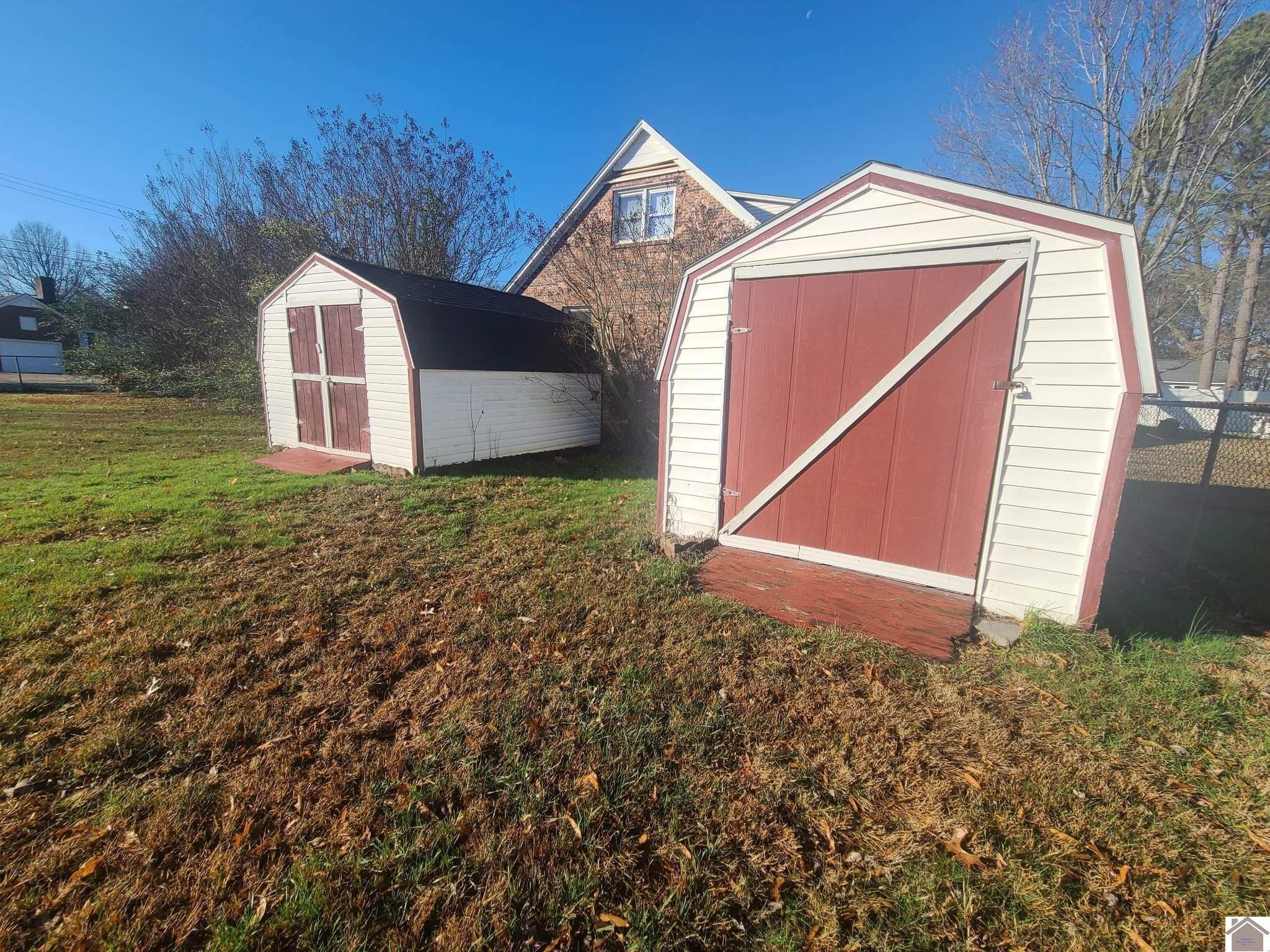 Wilton Ave, Mayfield, KY 42066