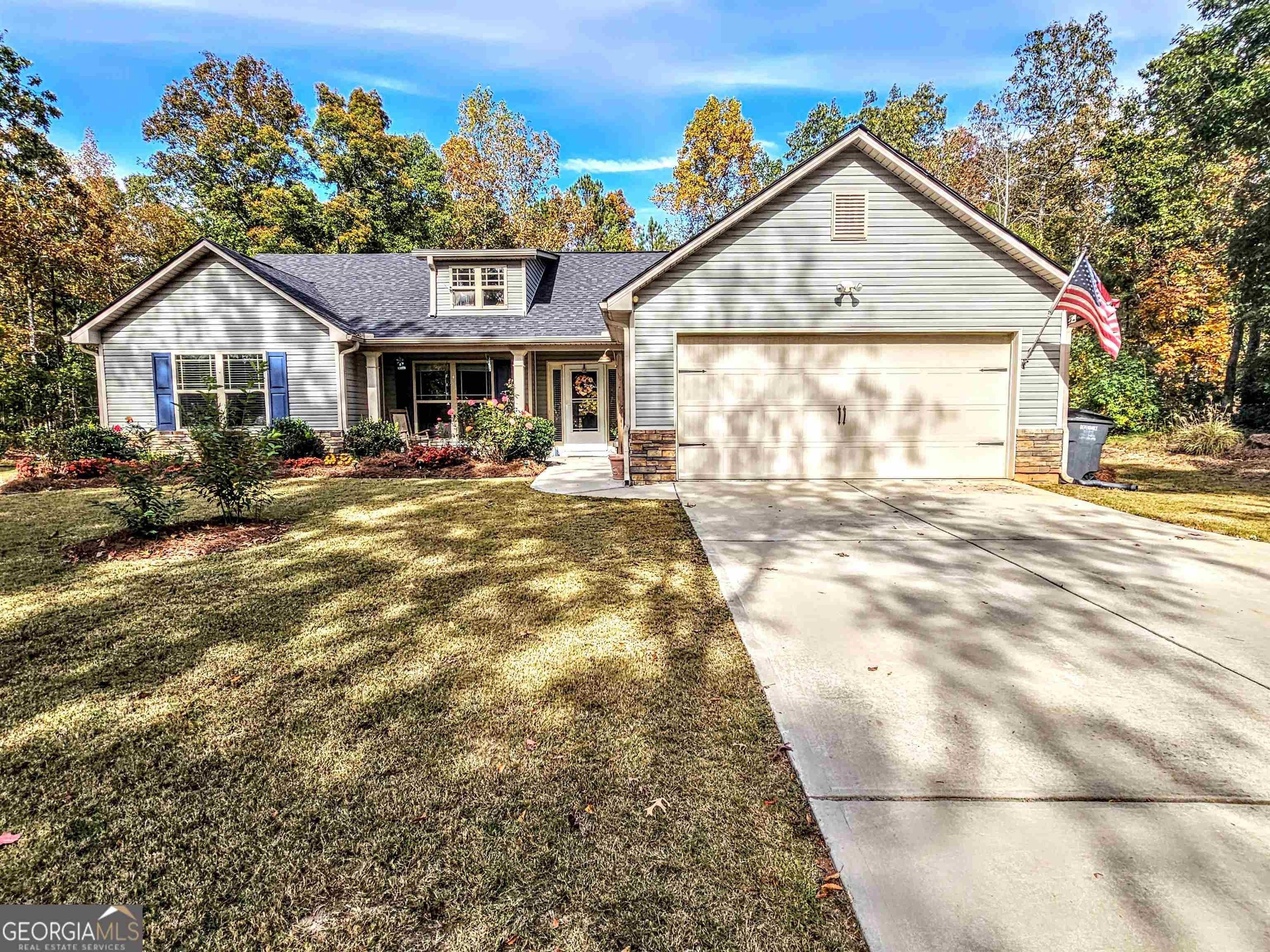 Esther Dr, Grantville, GA 30220