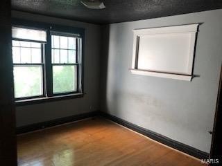 Kenwood Dr, Saint Louis, MO 63121