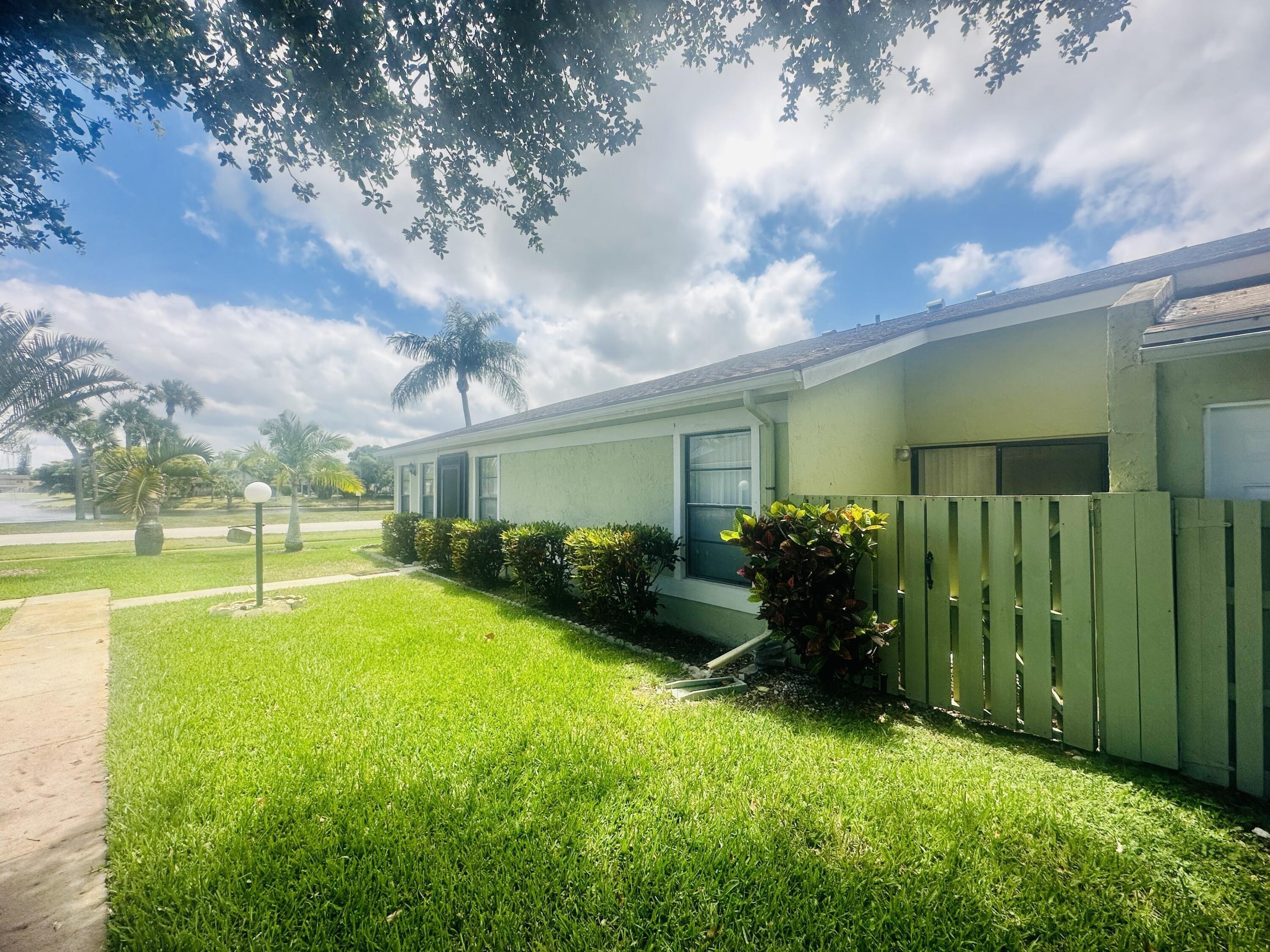 Willow Brook Cir, West Palm Beach, FL 33417