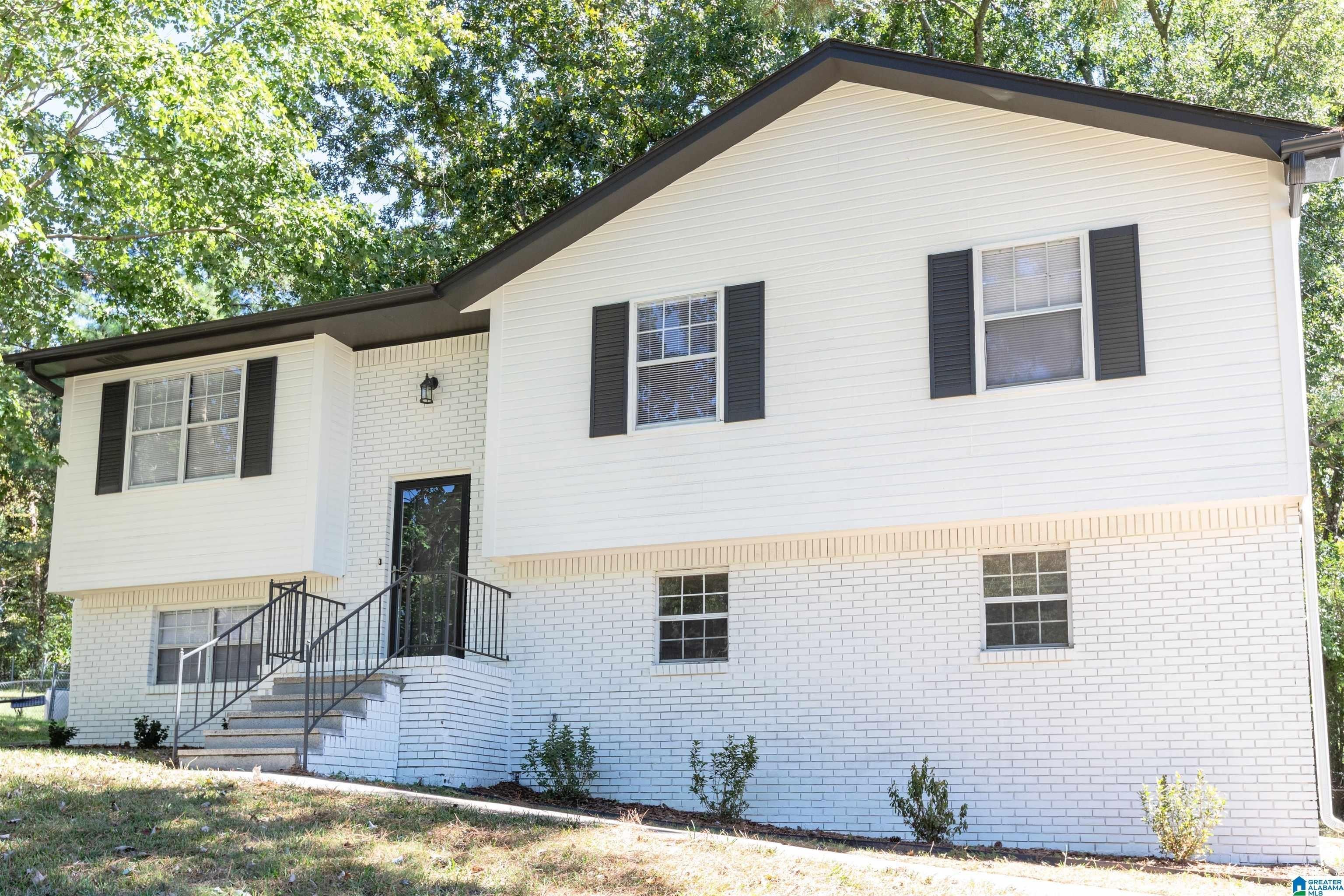 Patty Ln, Pinson, AL 35126