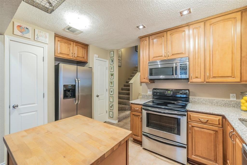 Shady Ridge Dr, Bedford, TX 76021