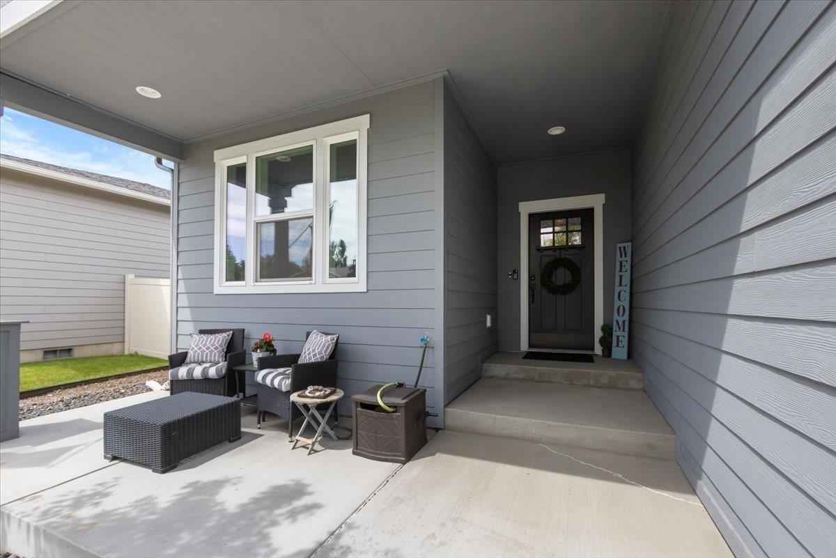 E 11th Ave, Greenacres, WA 99016