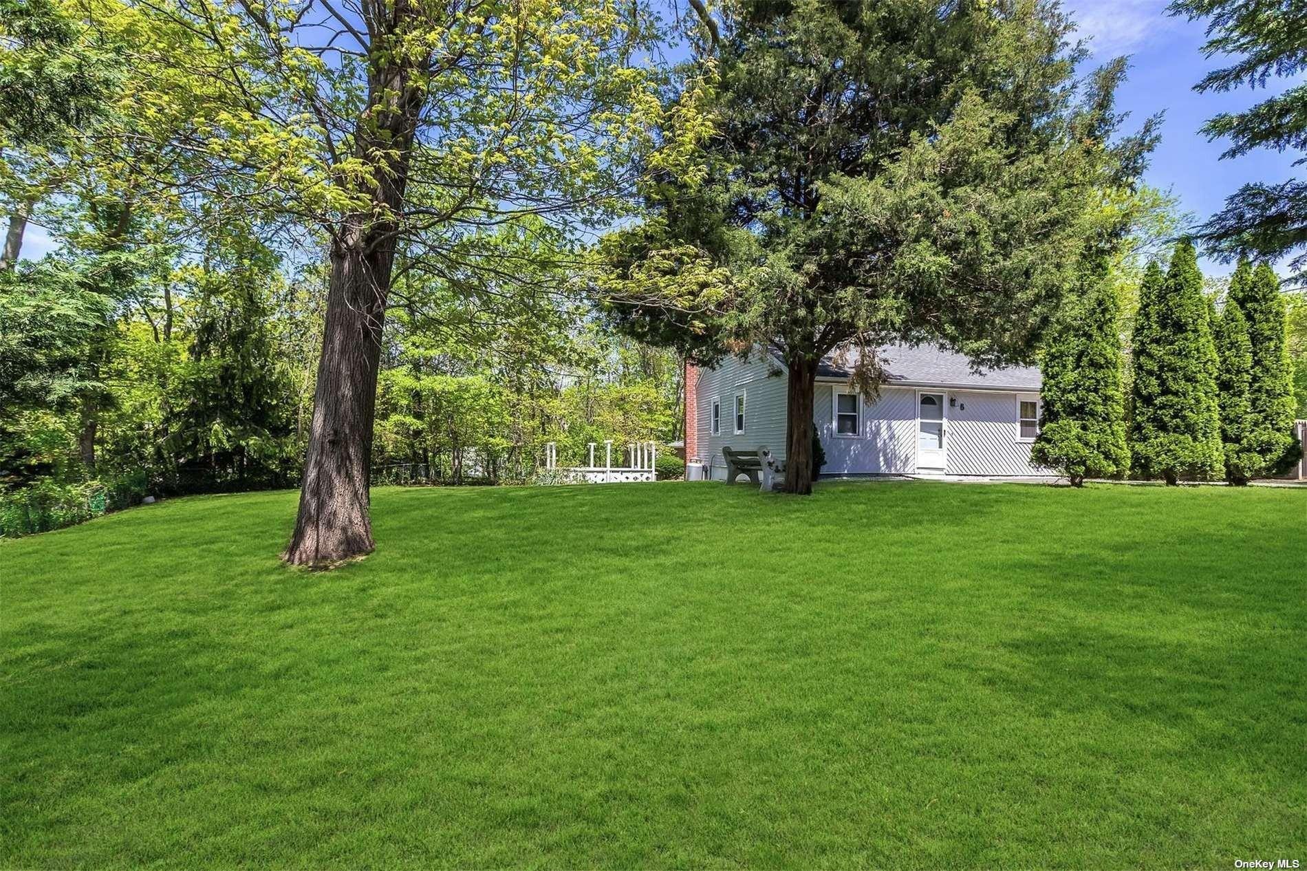 Satinwood Rd, Rocky Point, NY 11778