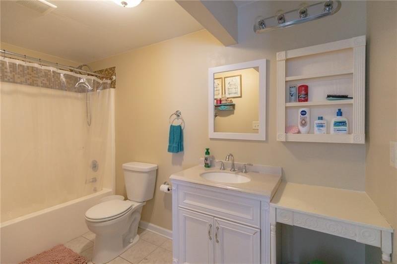 Mctier Cir Nw, Cartersville, GA 30120
