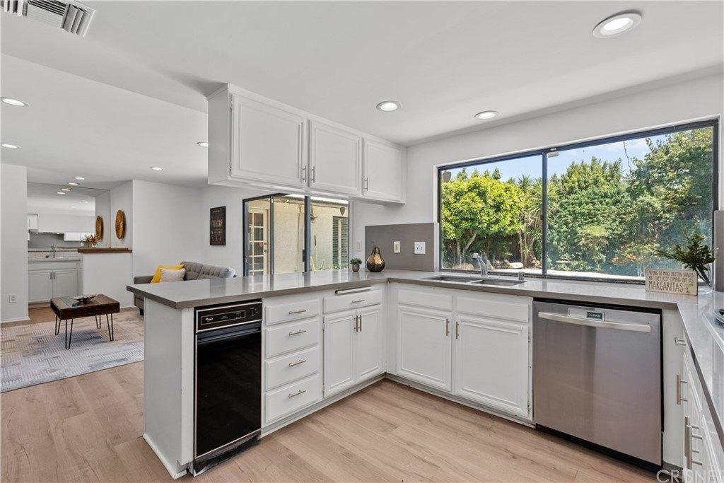 Andora Ave, Chatsworth, CA 91311