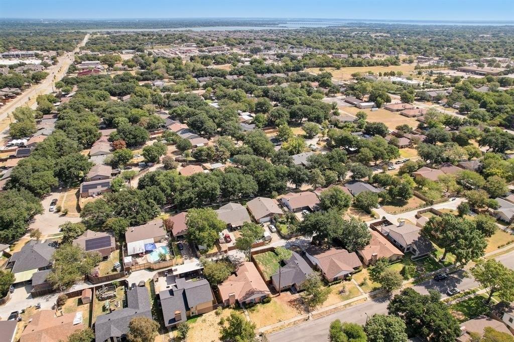 Oakwood Dr, Garland, TX 75043