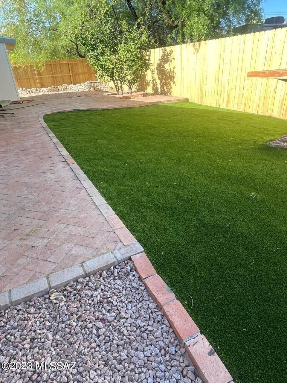 N Hansa Dr, Tucson, AZ 85705
