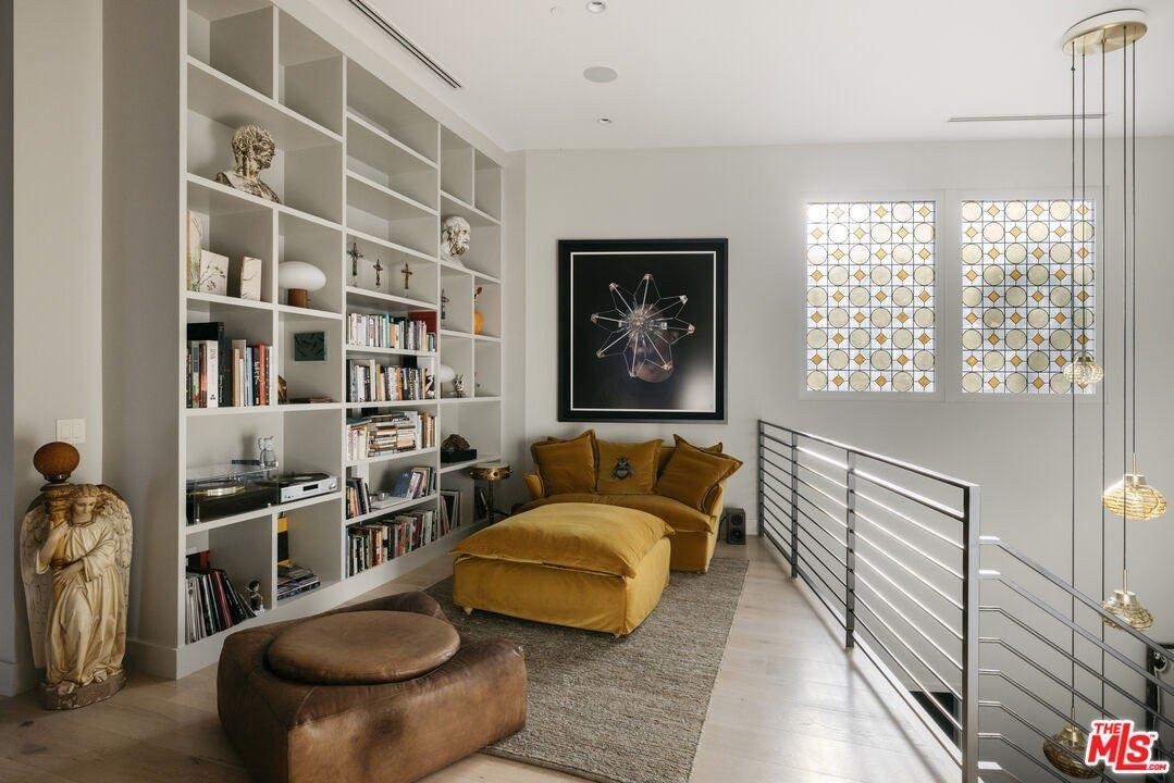 Westridge Rd, Los Angeles, CA 90049