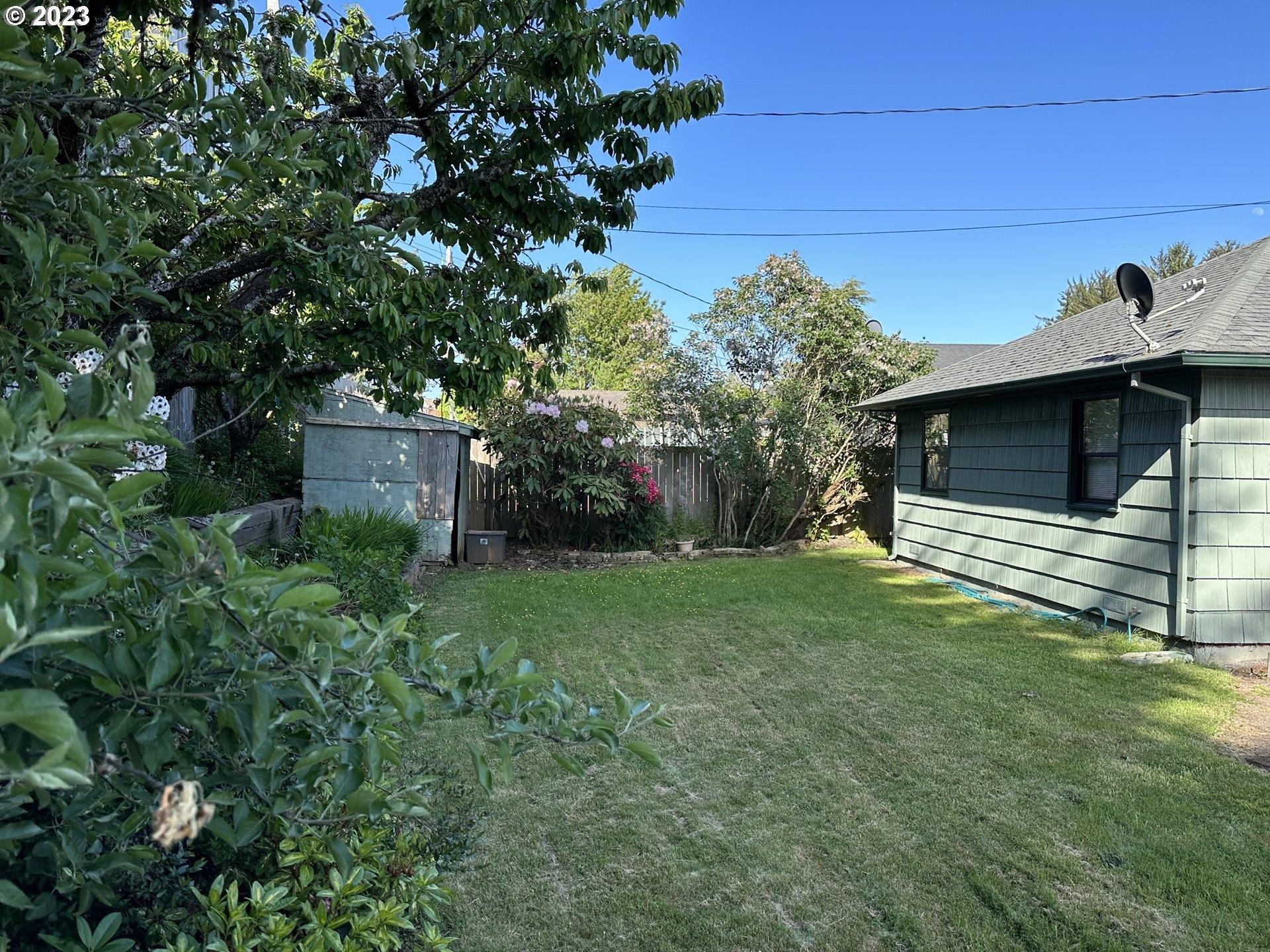 Arthur Dr, Reedsport, OR 97467