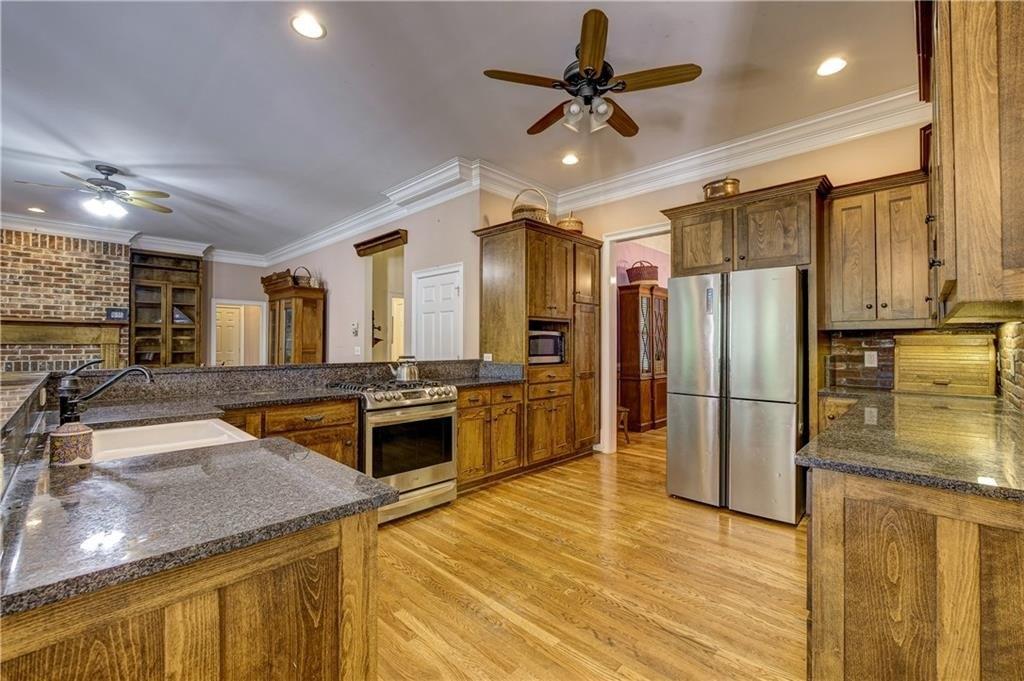 Mountain Creek Hollow Dr, Talking Rock, GA 30175