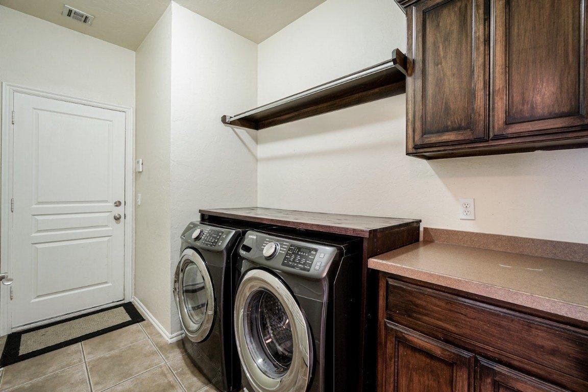 Valderama Way, Edmond, OK 73012