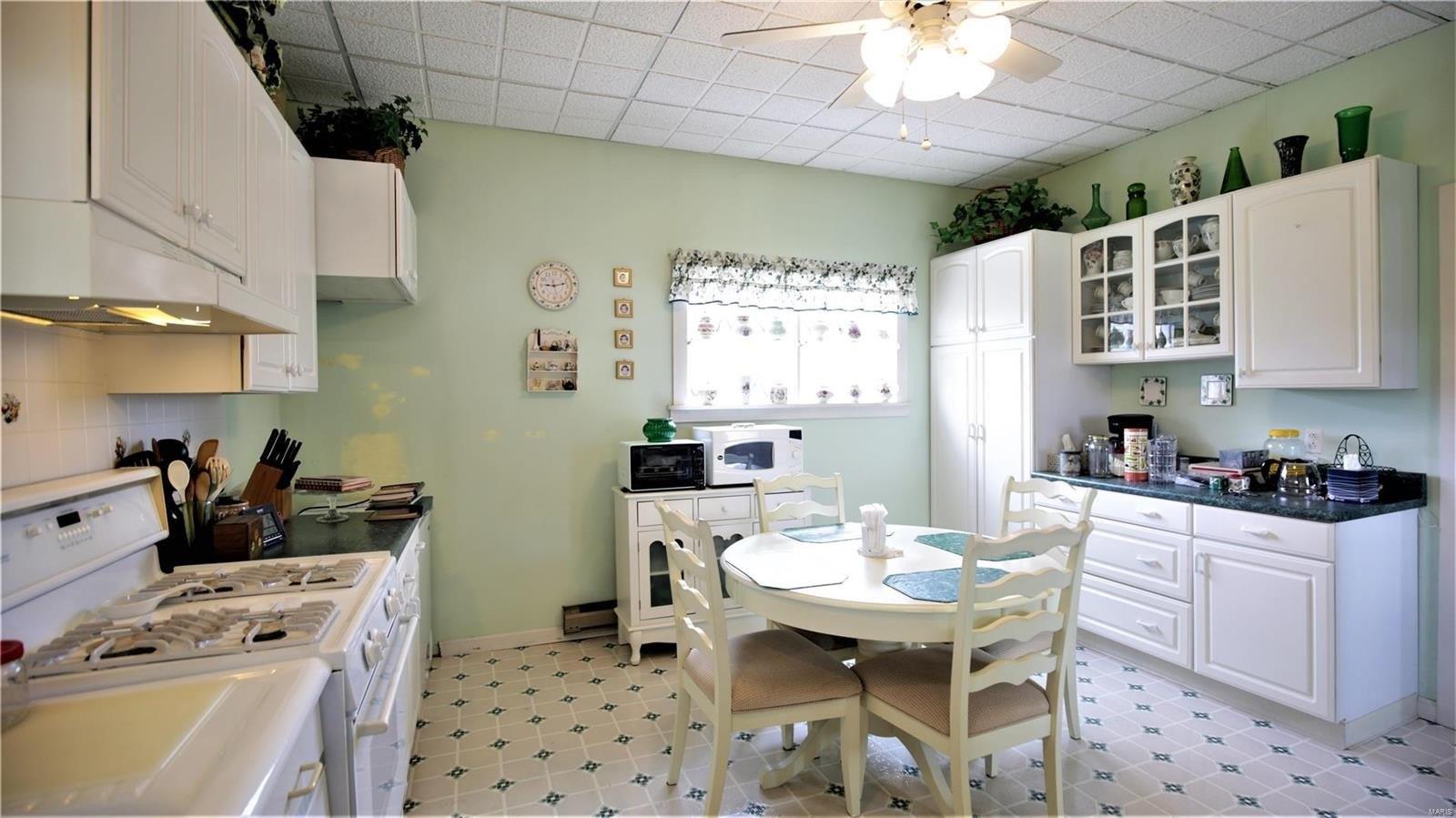 S 4th St, De Soto, MO 63020