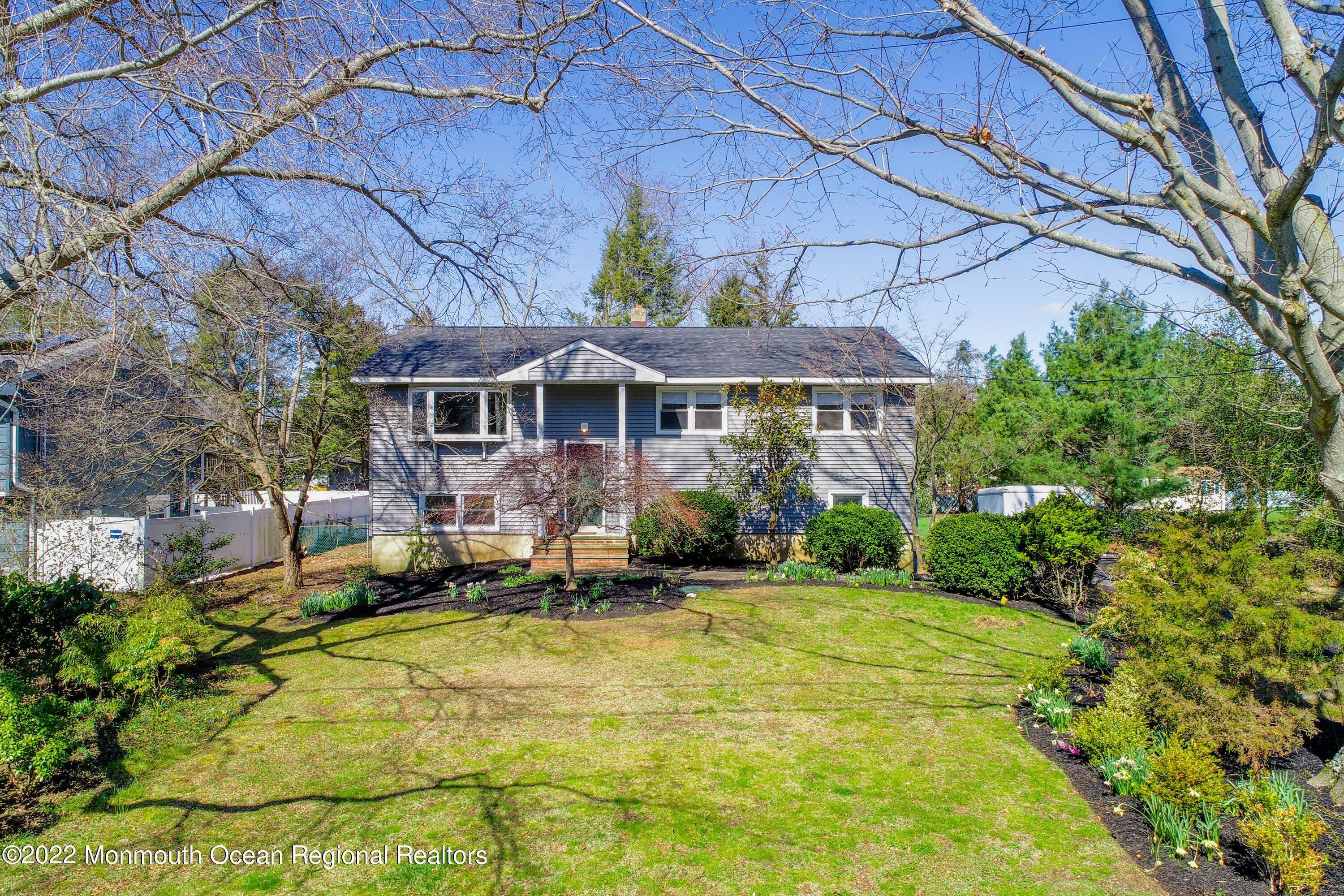 Skidmore Rd, Freehold, NJ 07728