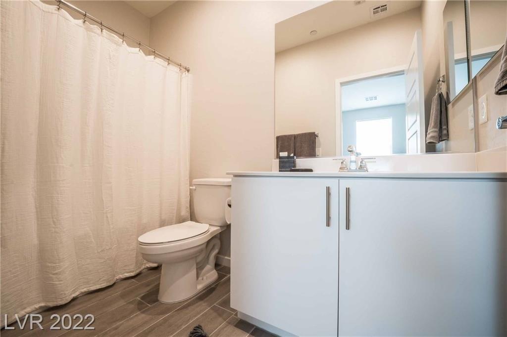 Essence Point Ave, Las Vegas, NV 89135