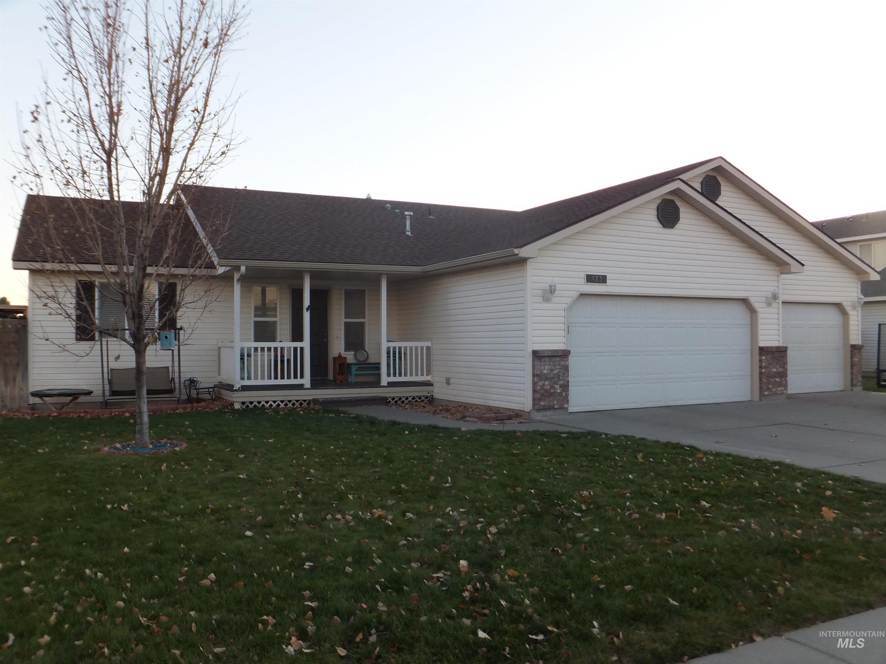 Waterloo St, Mountain Home, ID 83647