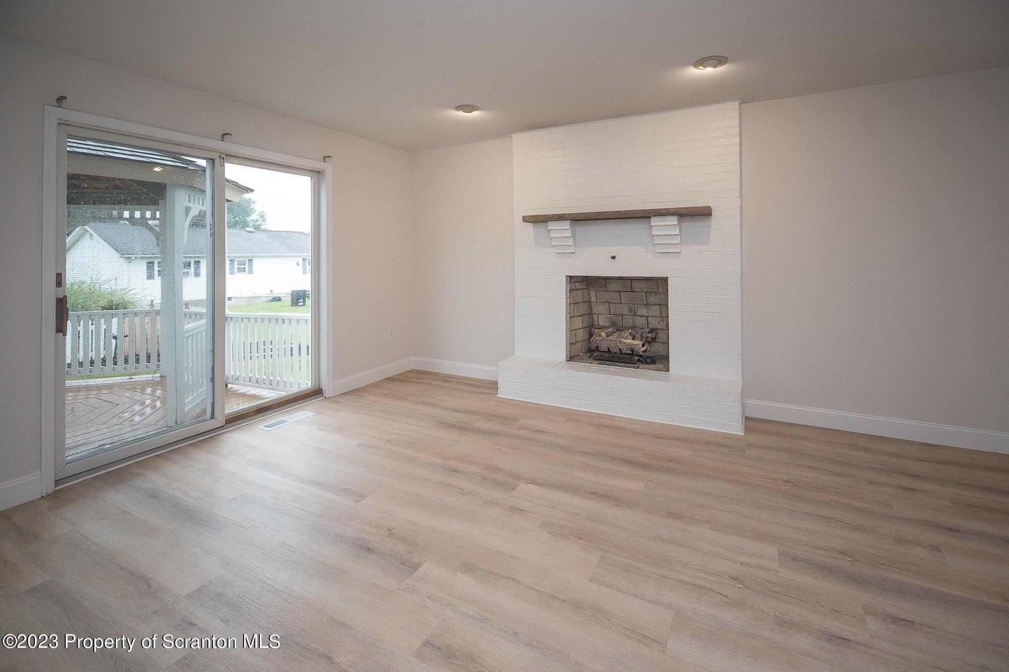 Laconia Cir, South Abington Township, PA 18411