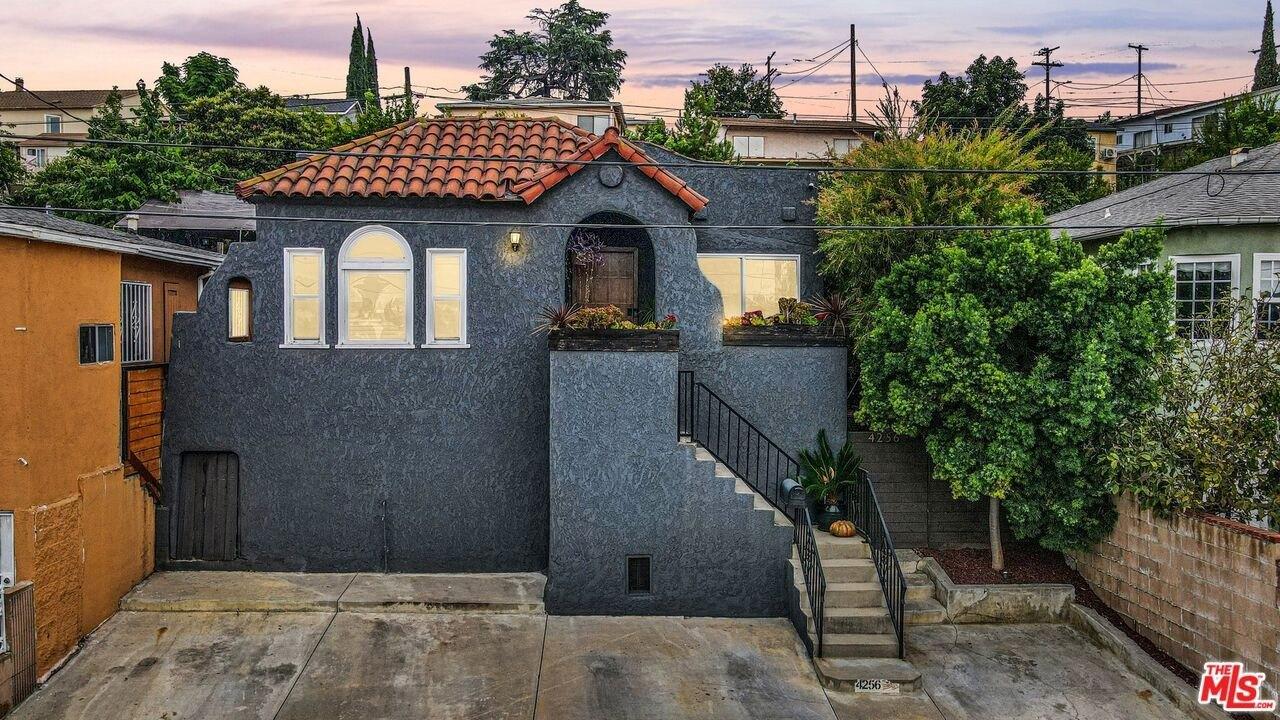 Rosilyn Dr, Los Angeles, CA 90063