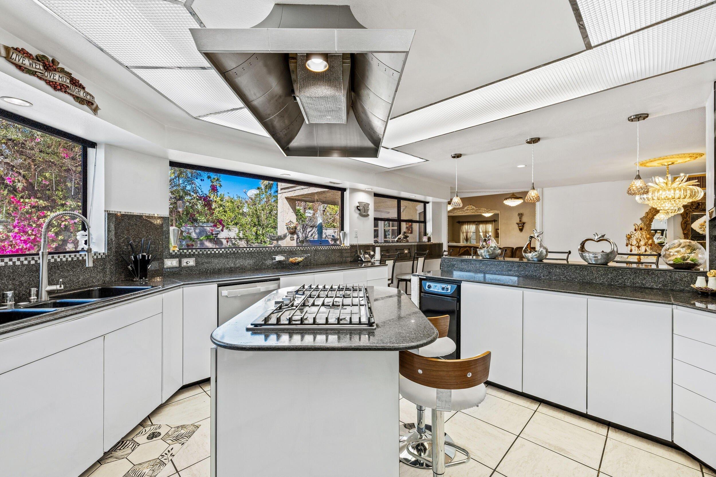 N Orchid Tree Ln, Palm Springs, CA 92262
