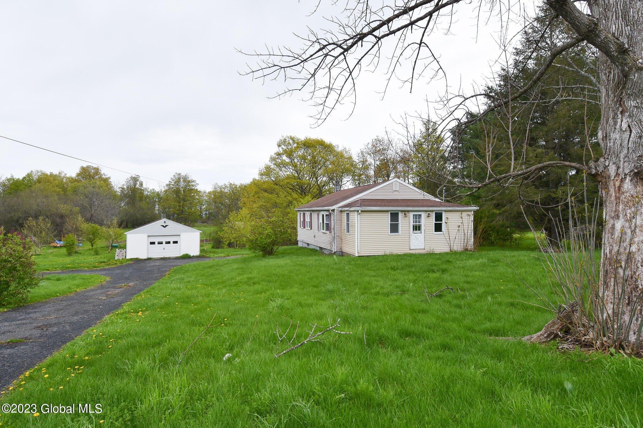 Stove Pipe Rd, Voorheesville, NY 12186