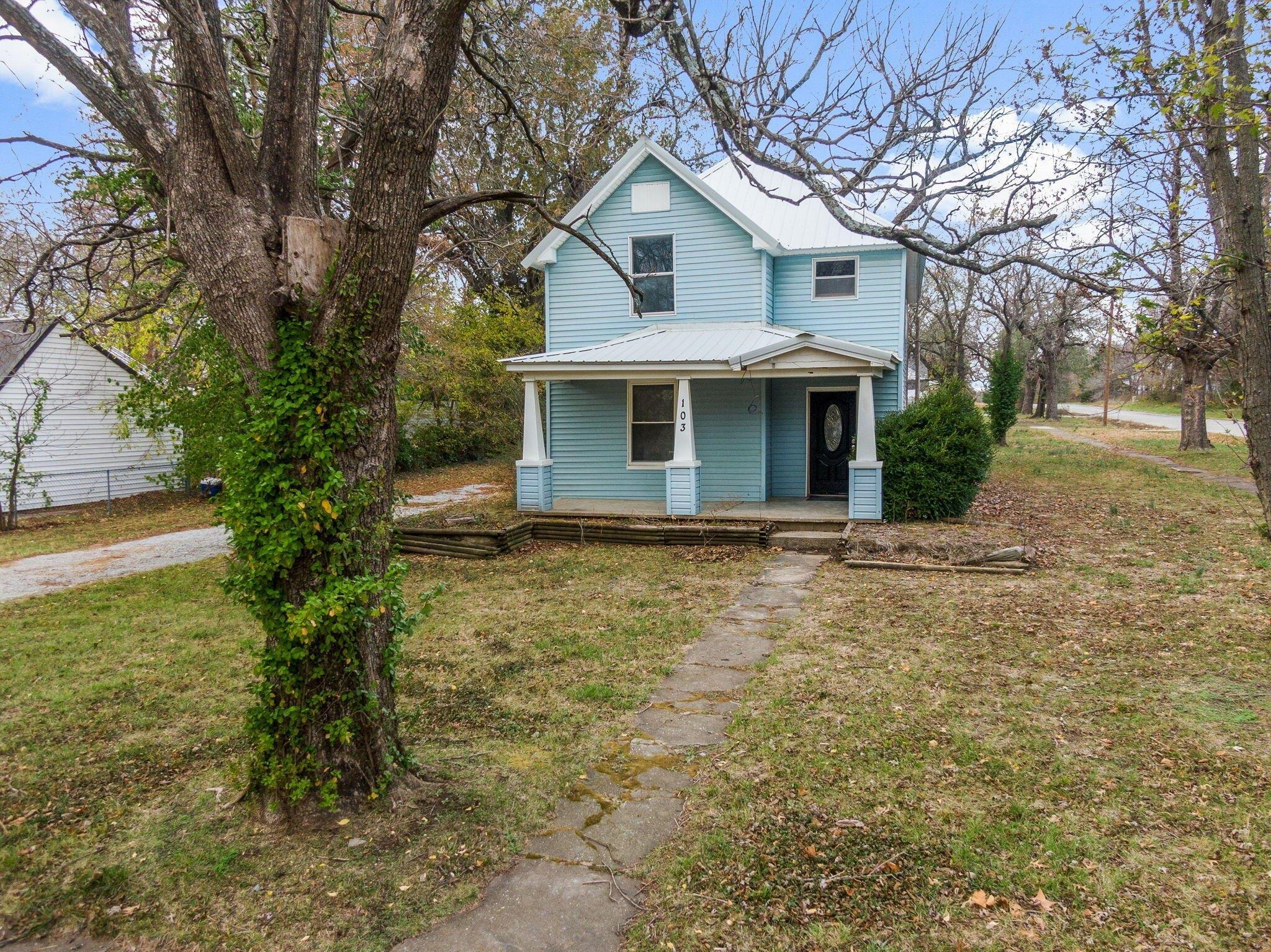 S Brown St, Vinita, OK 74301