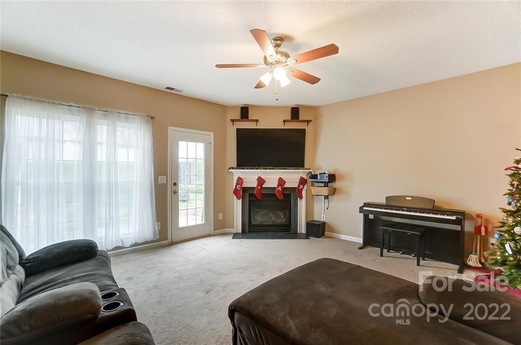 Tanners Creek Dr, Huntersville, NC 28078