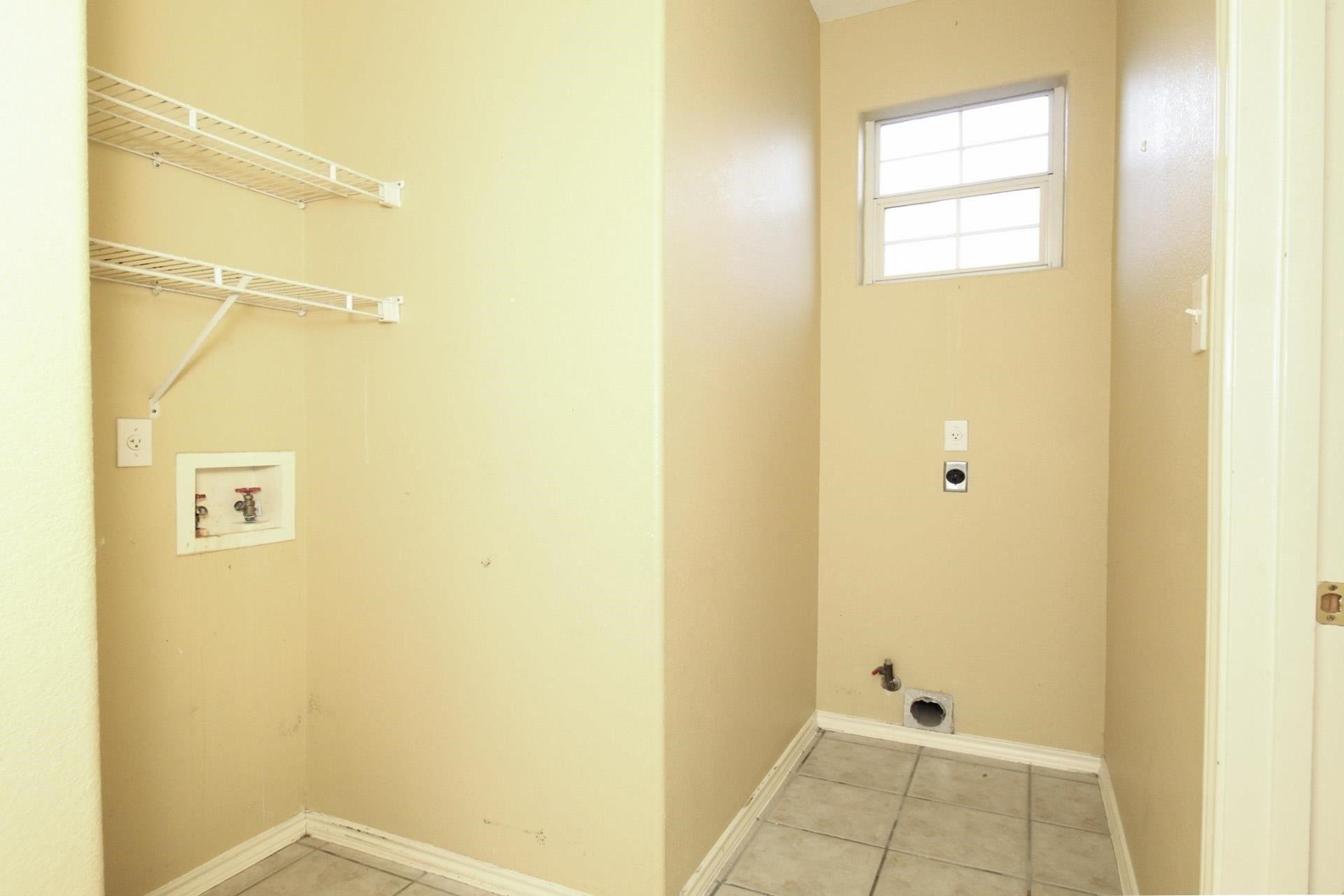 Denmark Ln, Laredo, TX 78045