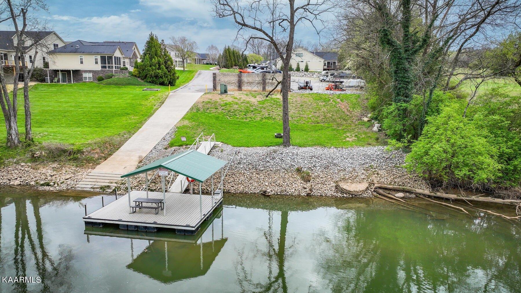 Willow Bluff Cir, Knoxville, TN 37914