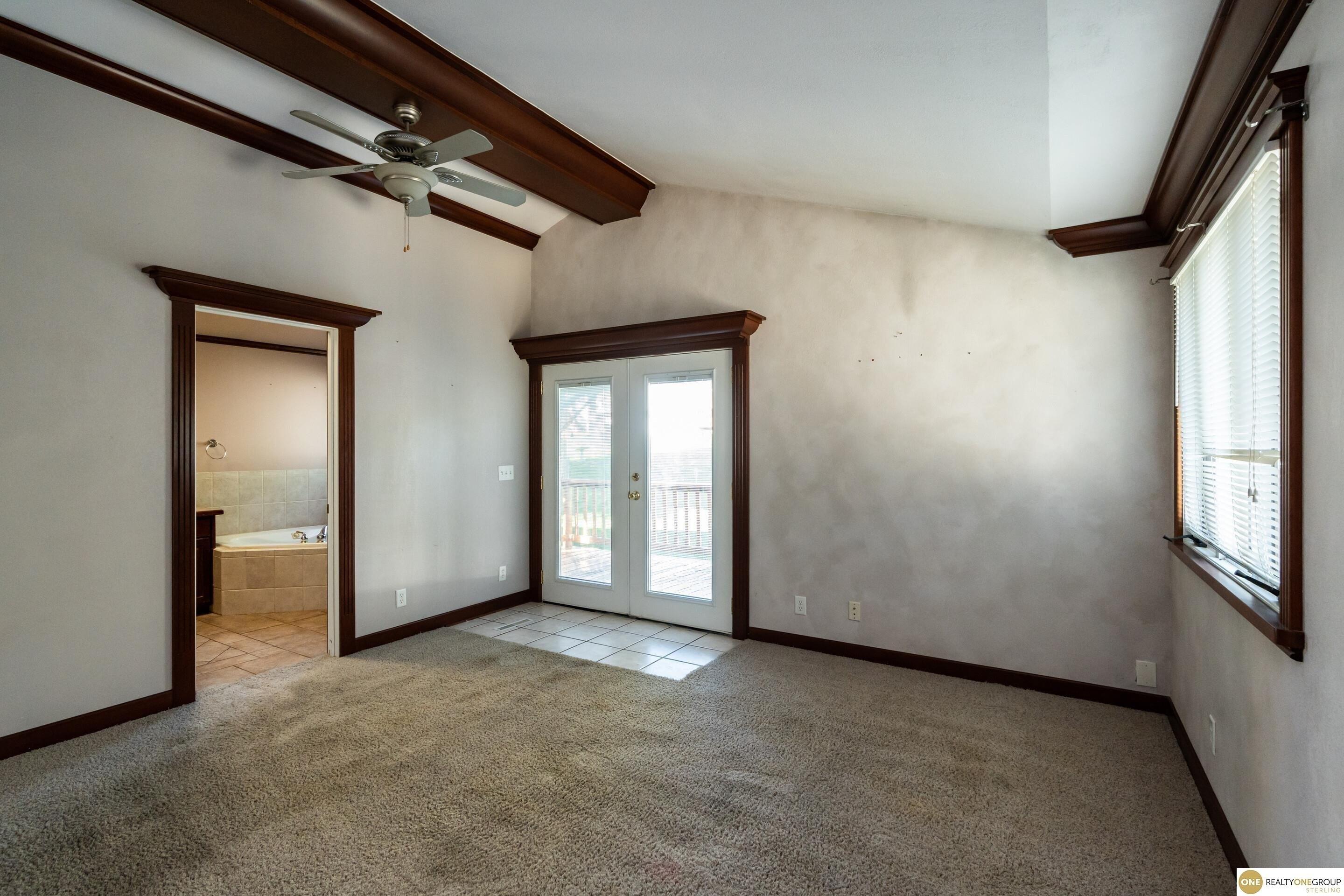 S 105th St, Omaha, NE 68127
