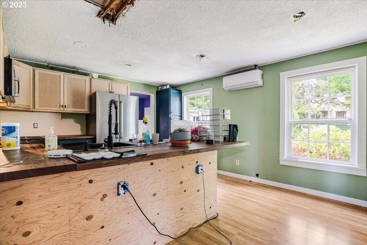 Se Torbank Rd, Portland, OR 97222