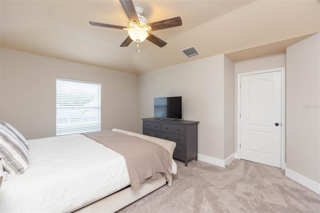 Gannetdale Dr, Lithia, FL 33547