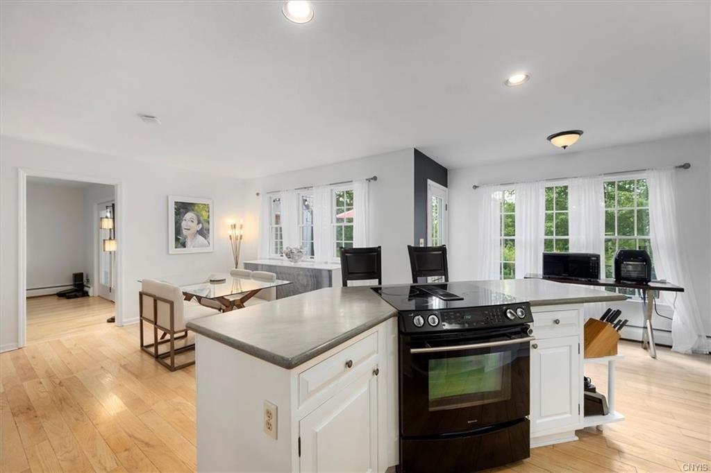 Coventry Pl, Clinton, NY 13323