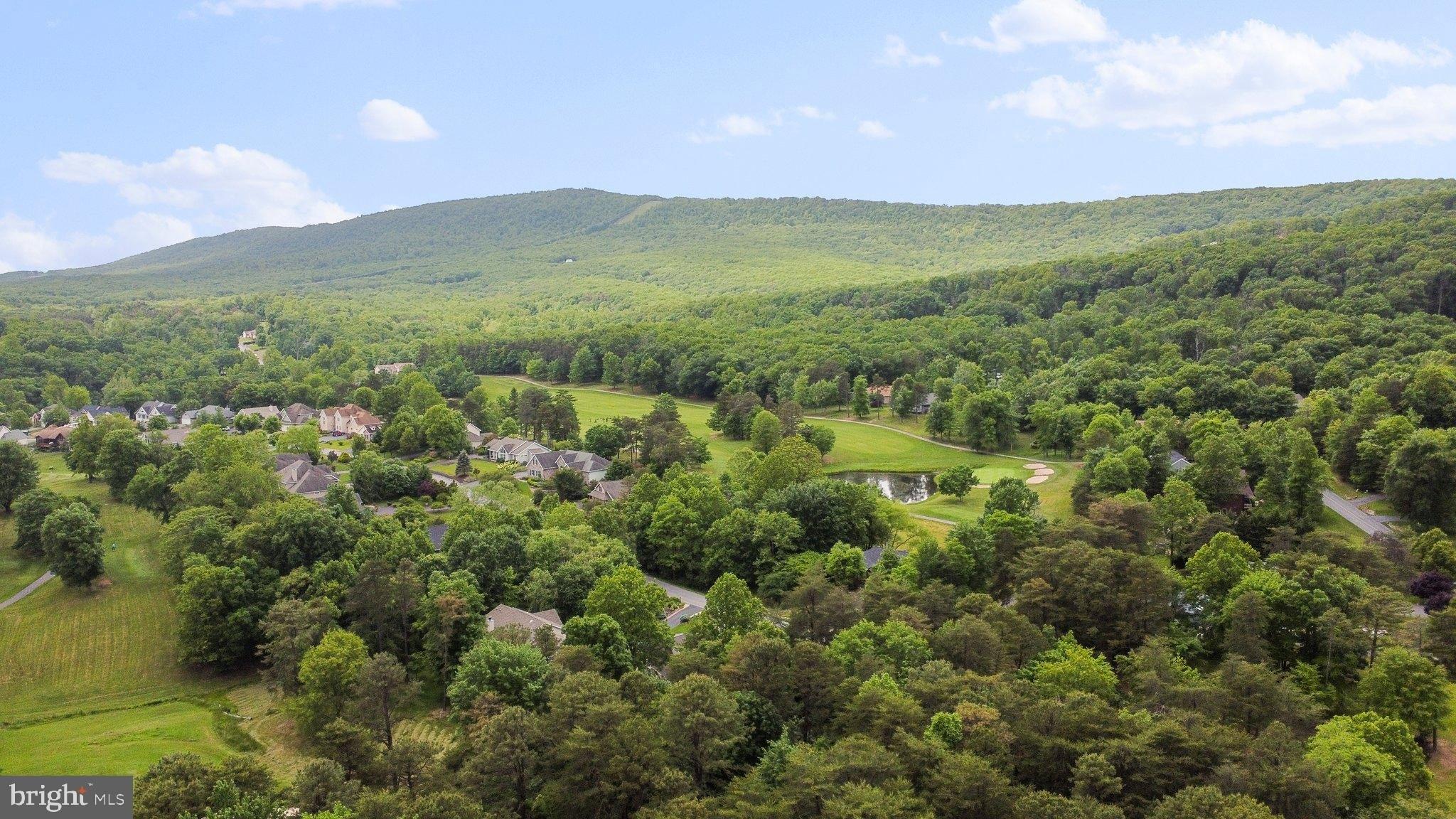 Winter Camp Trl, Hedgesville, WV 25427