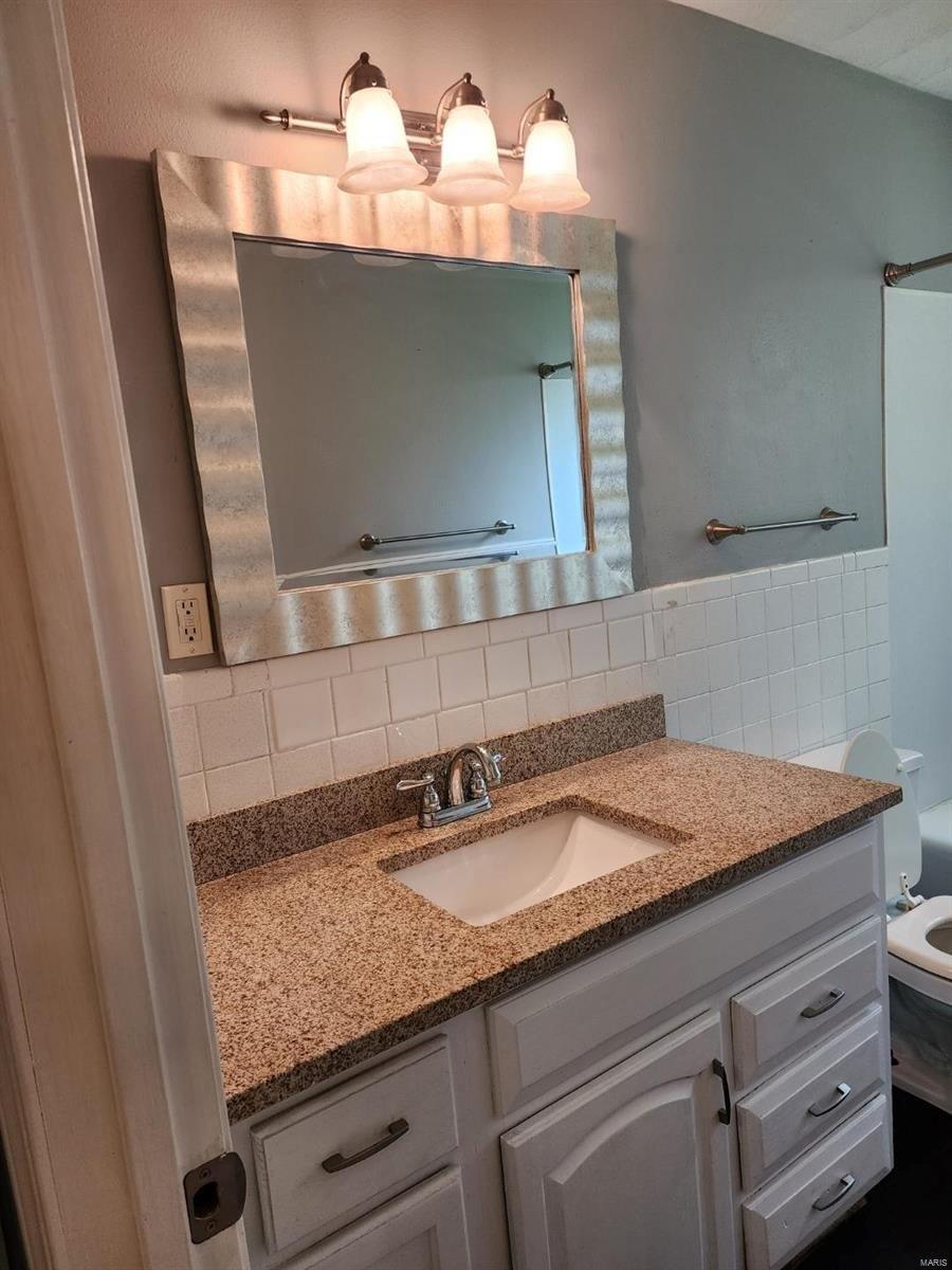 Elliott Dr, Waynesville, MO 65583