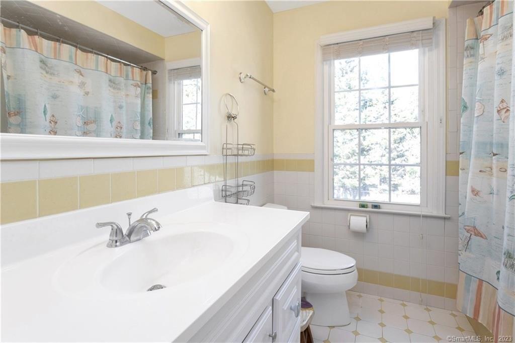 Fairview Ave, Darien, CT 06820