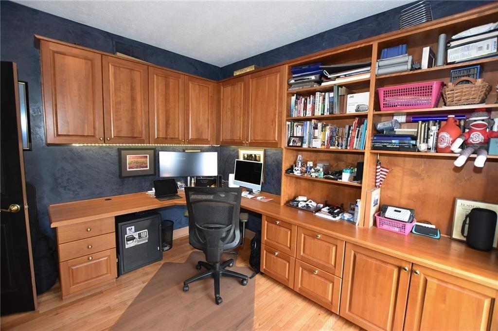 Muirfield Ct, Pittsford, NY 14534