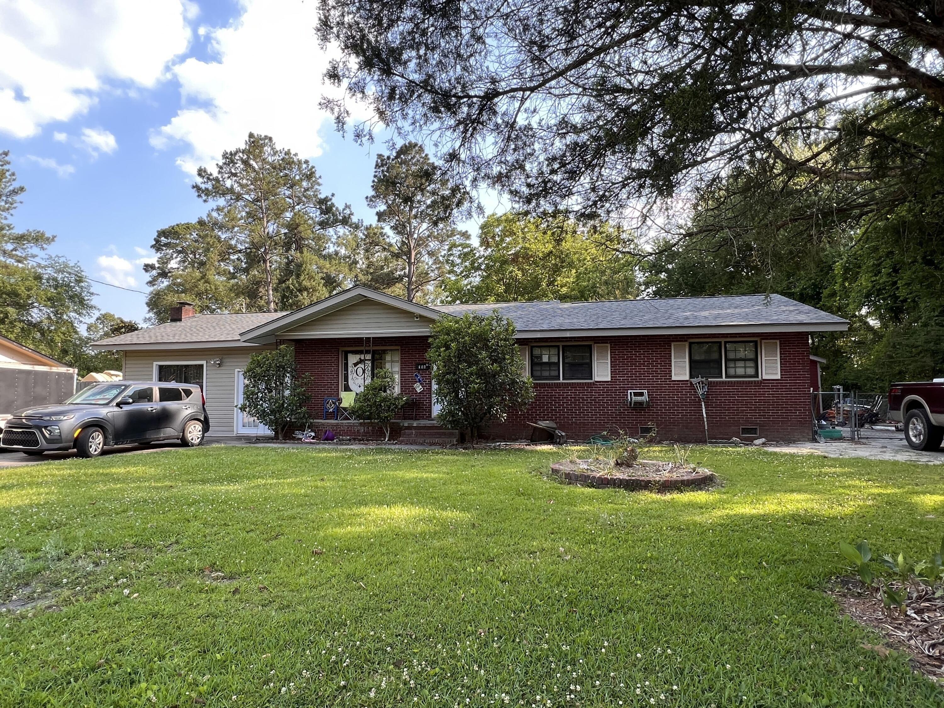 Wylie St, Summerville, SC 29483