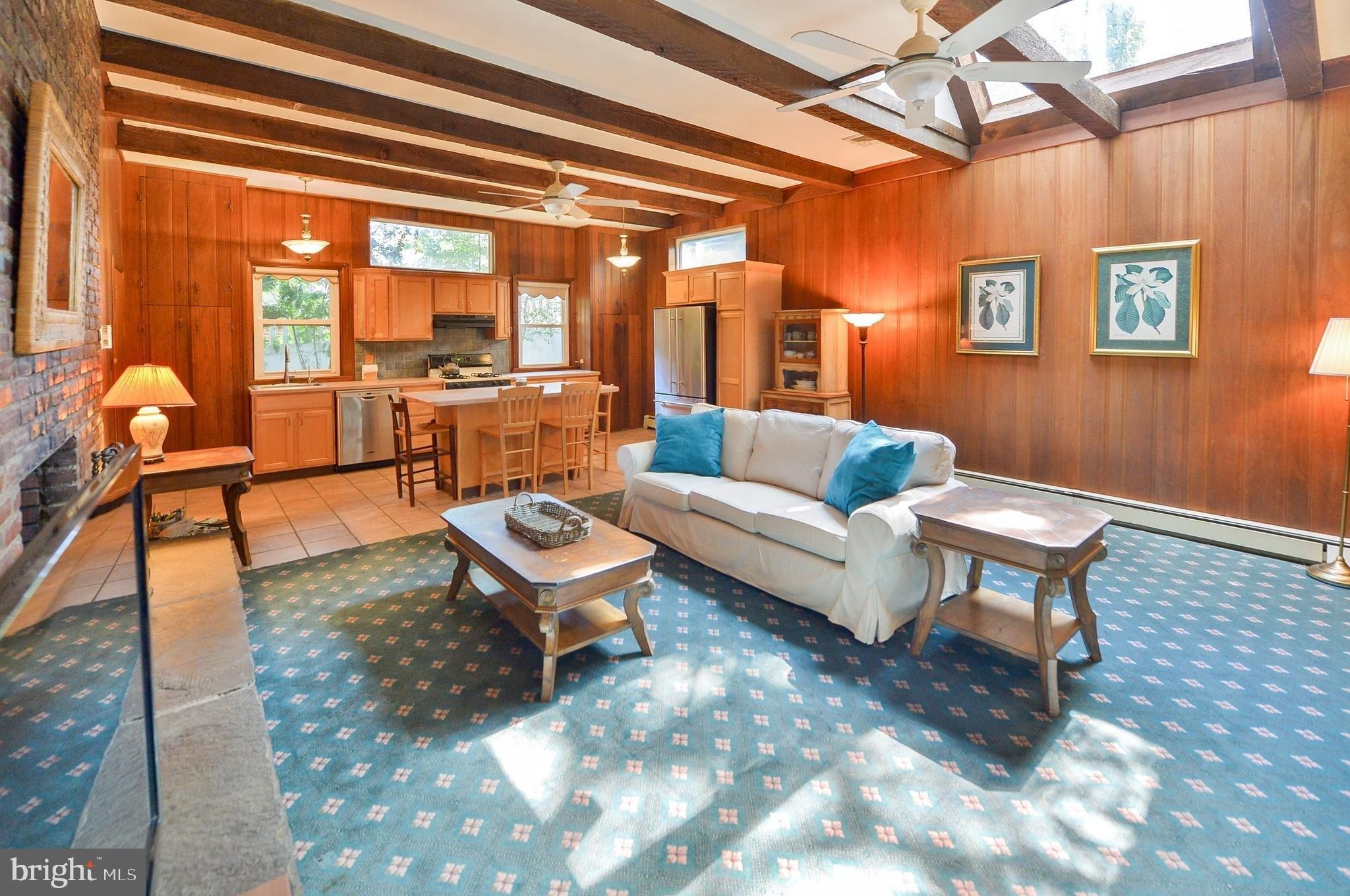 Green Valley Rd, Havertown, PA 19083