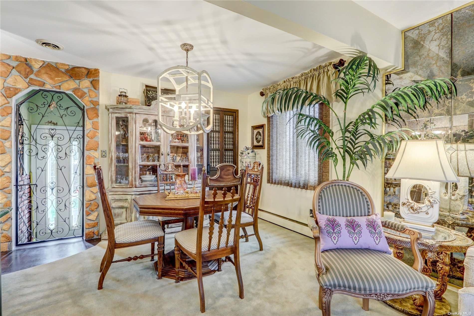 Jerusalem Ave, Massapequa, NY 11758
