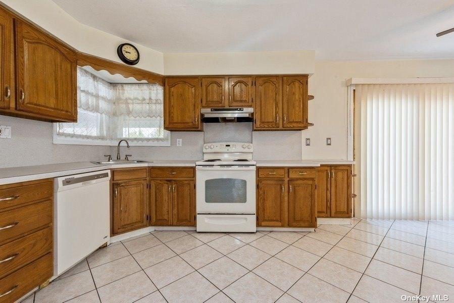 Nassau Ave, West Babylon, NY 11704