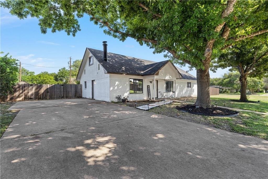 E Johnson St, Hewitt, TX 76643