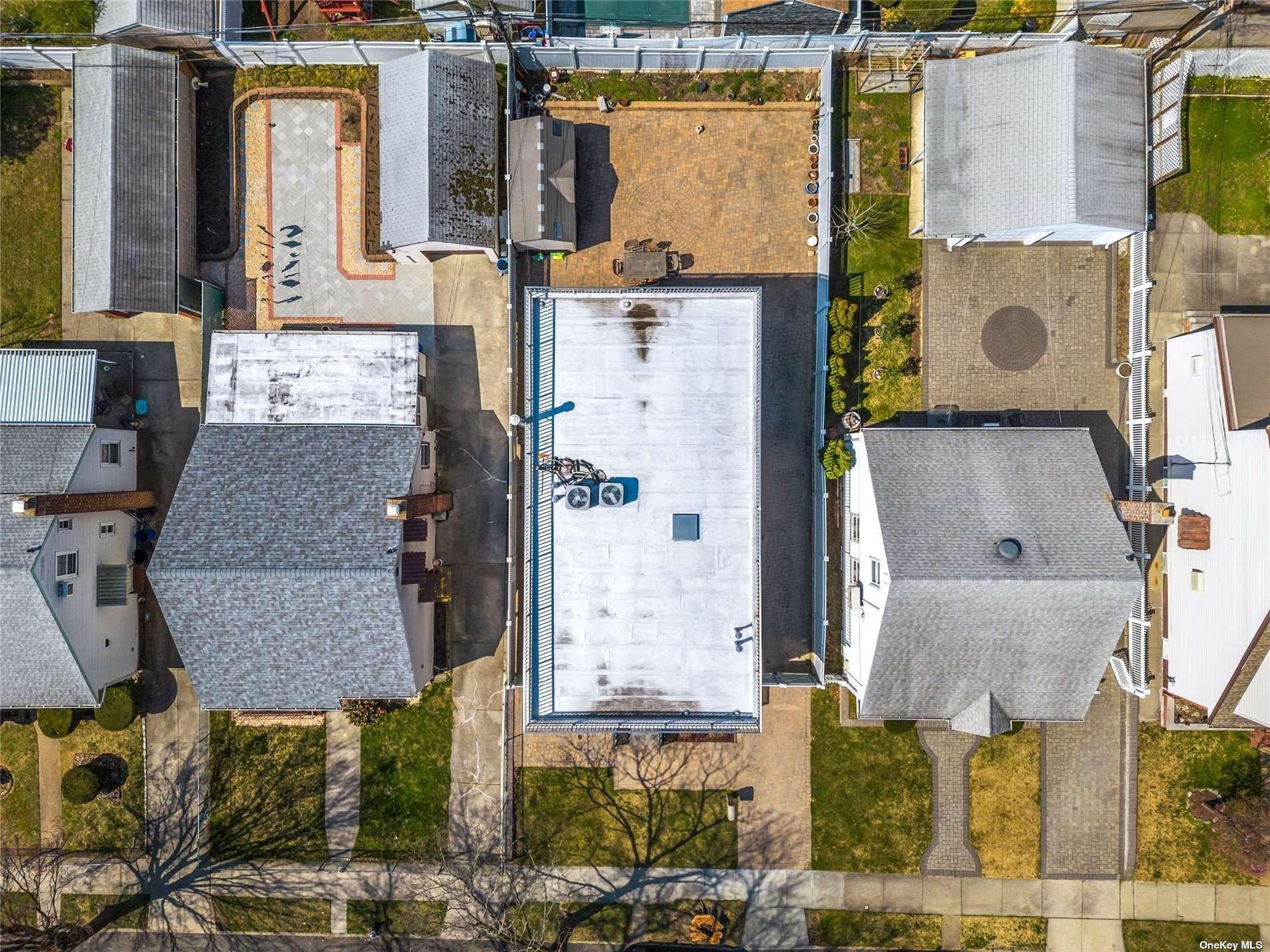 142nd St, Whitestone, NY 11357