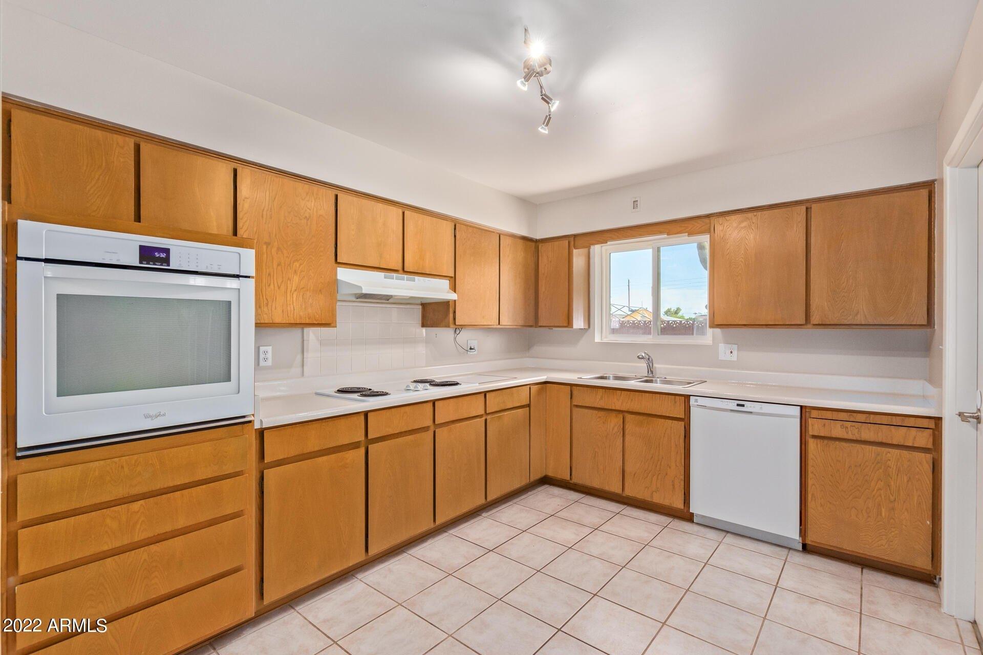 E Des Moines St, Mesa, AZ 85205