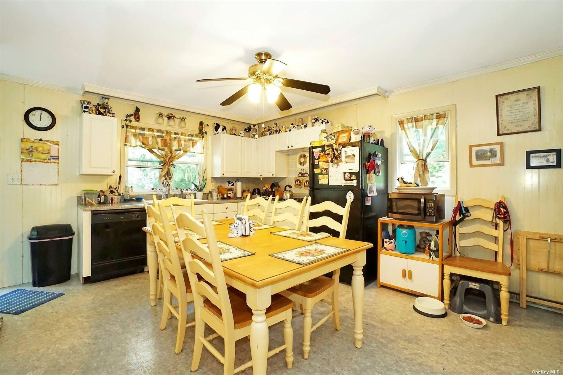 Larch Ln, Smithtown, NY 11787