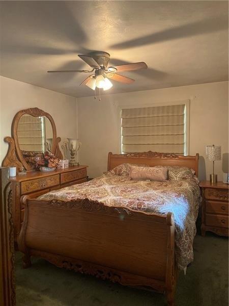 Hatfield Dr, Venetia, PA 15367