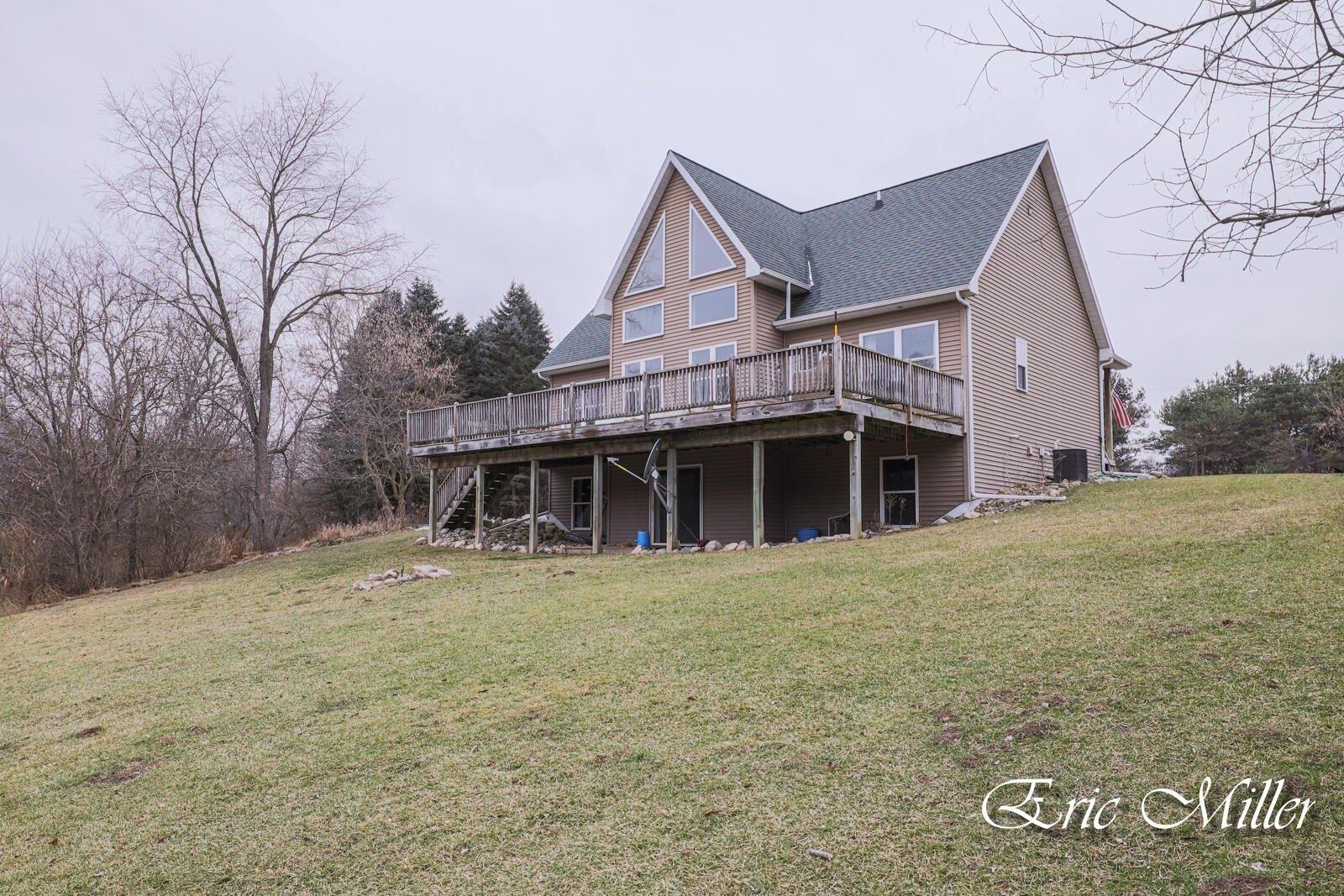 Stoneybrook Trl, Hubbardston, MI 48845