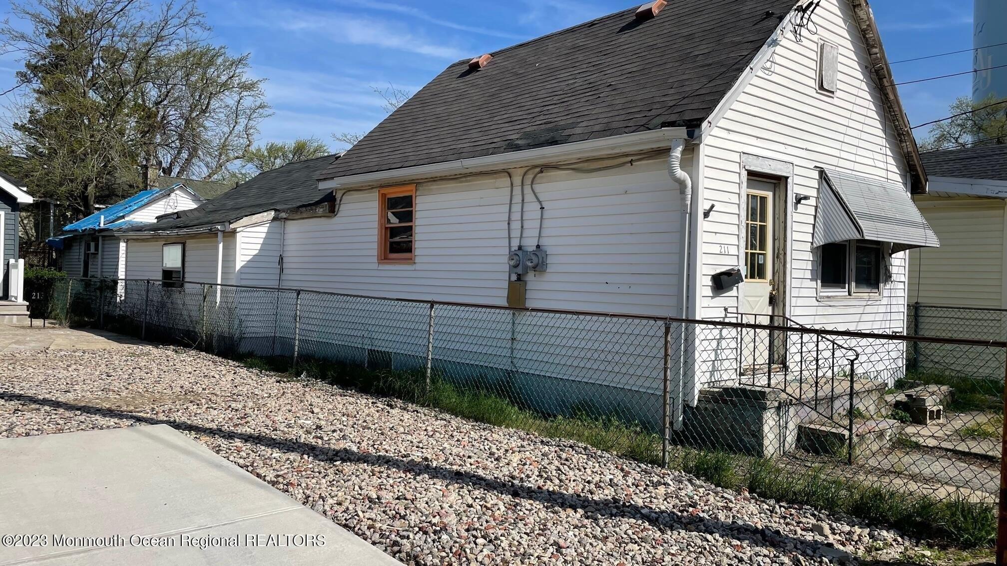 Center Ave, Keansburg, NJ 07734