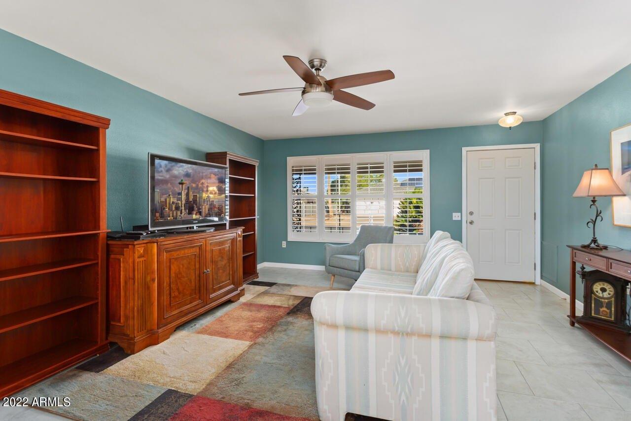 W Bonanza Dr, Sun City West, AZ 85375