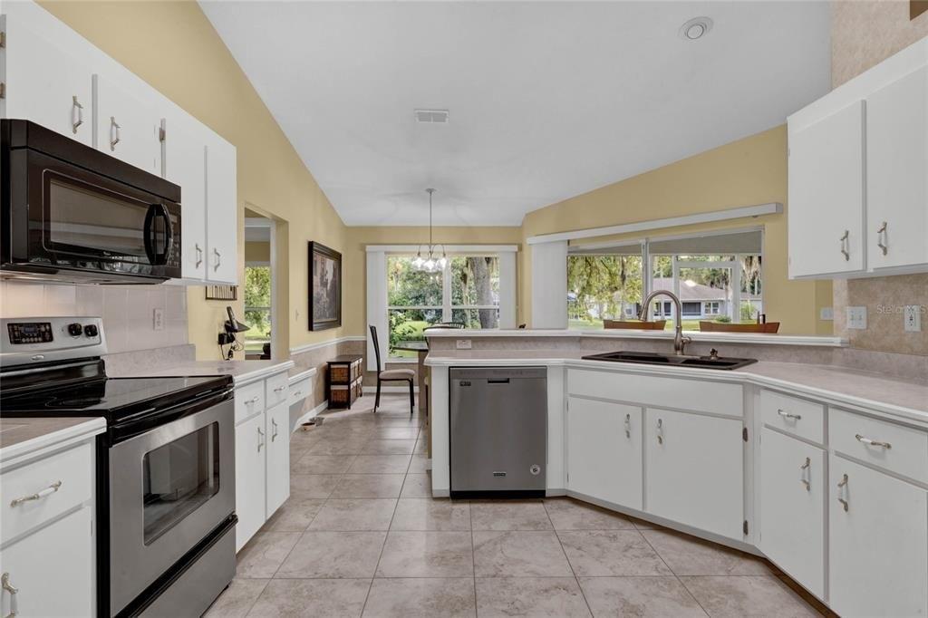 Deskin Dr, South Daytona, FL 32119