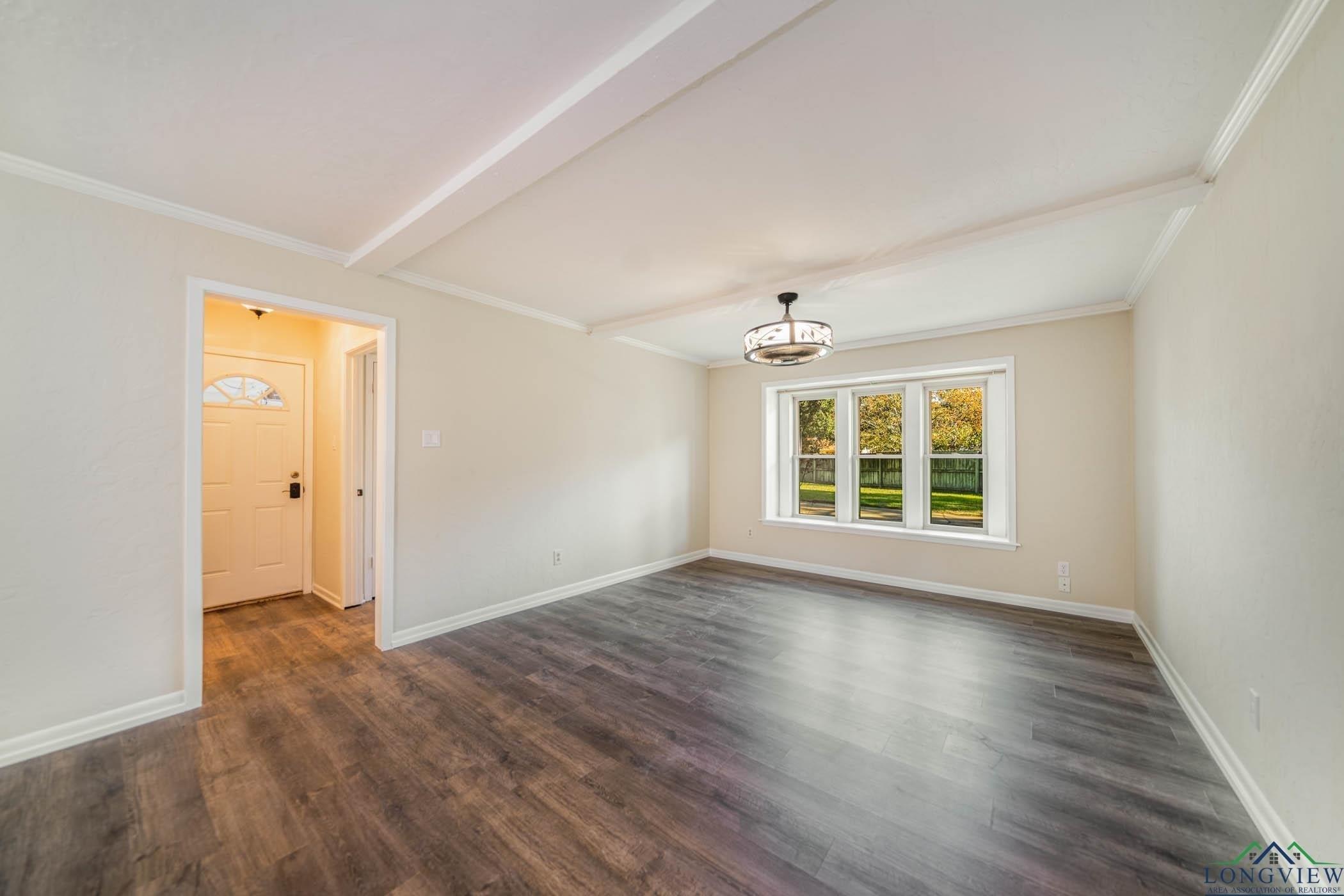 Sweetbriar St, Longview, TX 75604